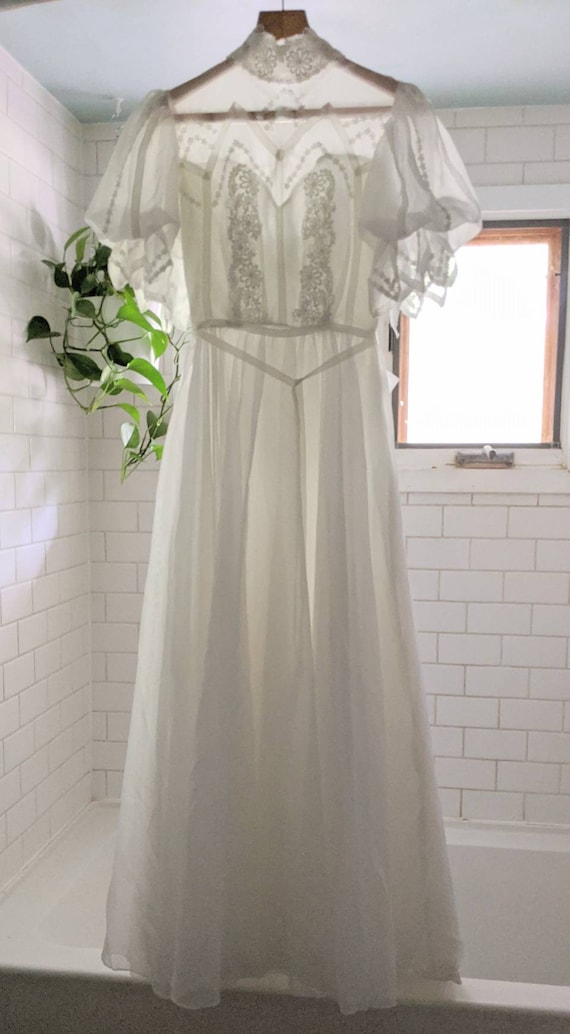 Vintage 70s wedding Dress Size 3/4 - image 1