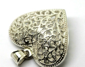 Ciondolo a forma di cuore grande e pesante in autentico argento sterling 925, realizzato con filigrana.