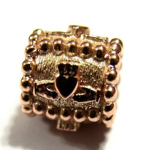 9ct Yellow Or Rose Or White Gold Or Silver Celtic Claddagh Charm For Bead Bracelet Or Necklace.