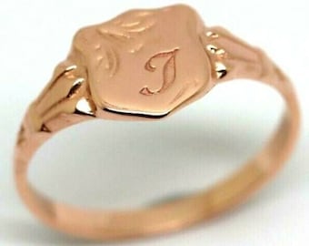 Size M, 9ct 9kt Yellow, Rose or White Gold Shield Signet Ring + Engraving of one initial