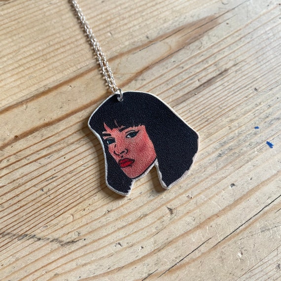 Mia chain shop collection