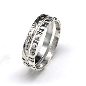 Oxidierter Sterling Silber Paar Bandring: Handgemachter Blumenschmuck