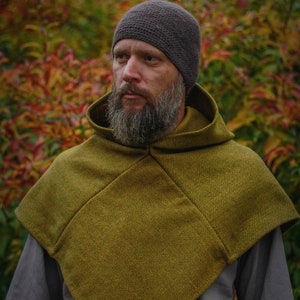 Woolen diamond twill hood in green and yellow