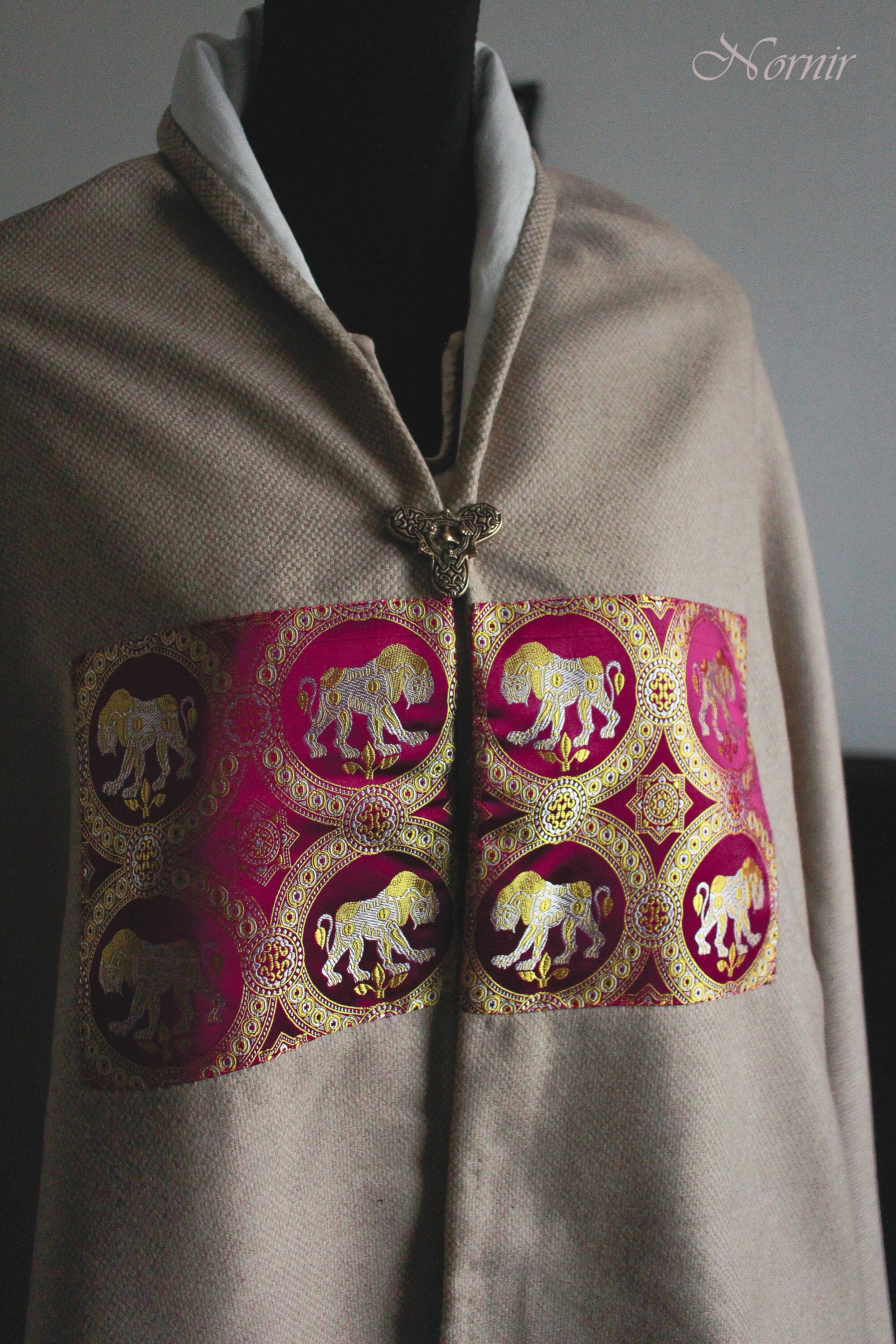 Woolen cloak with byzantine lions silk brocade Slavic / Byzantine / Viking / Kievan Rus cloak / SCA cloak