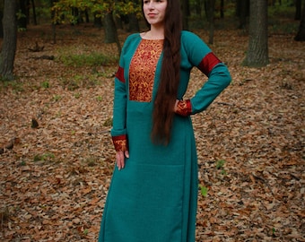 Woolen dress with persian lions damask silk, silk and pearls / Byzantine / Slavic / Kievan Rus / Viking dress
