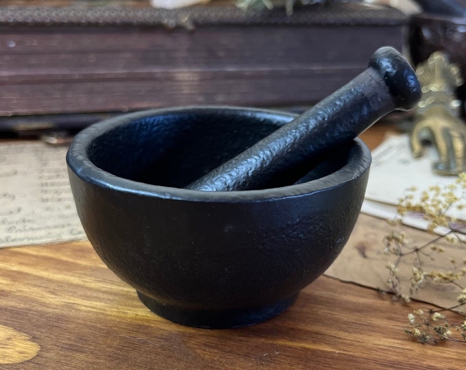 Small Cast Iron Mortar & Pestle Cauldron