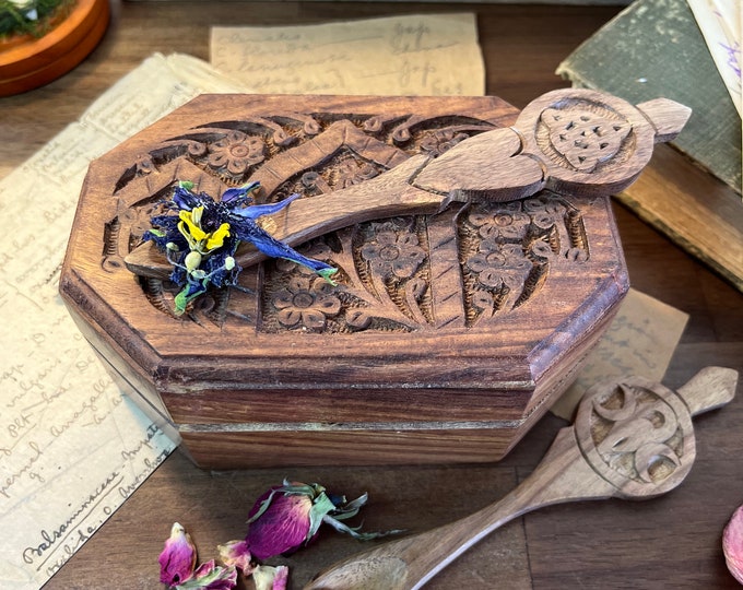 Apothecary Herb Box Set | Wooden Floral Herb Box and Altar Spoon | Altar Offering Set