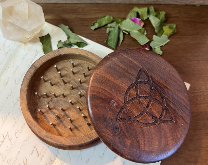 Wooden Celtic Triquetra Herb Grinder