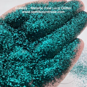 Polyester Hunter Green Fine Glitter (.015), Metallic Hunter Green Glitter, "Galway", Lösungsmittelbeständig, 2 Unzen nach Gewicht