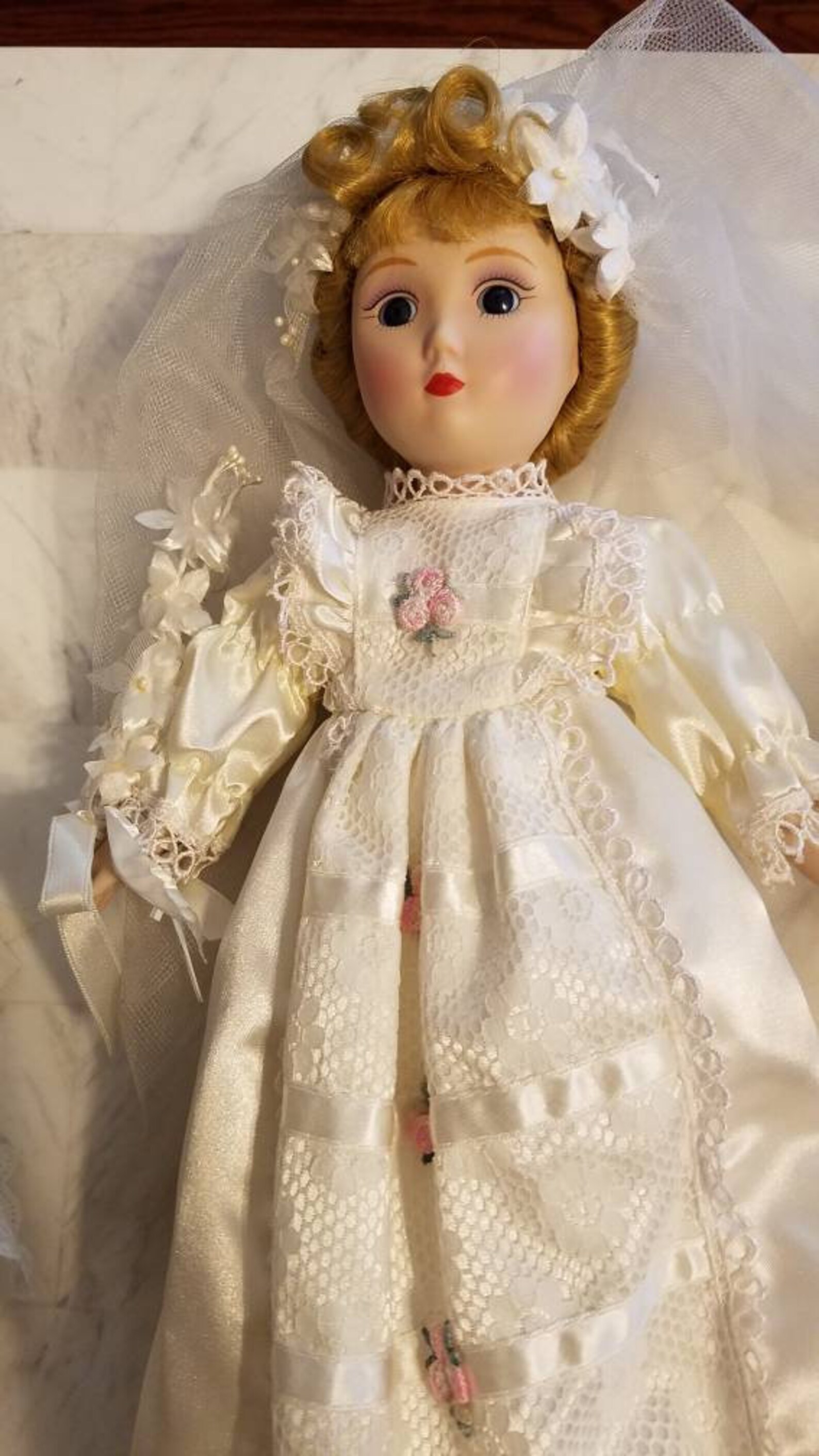 [Letter3 5] Danbury Mint Doll - c8wpylp