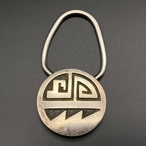 小物 Weaver Selina
Hopi Belt buckle Weaver Selina Silver Hopi Overlay Necklace | Hoel's Sedona