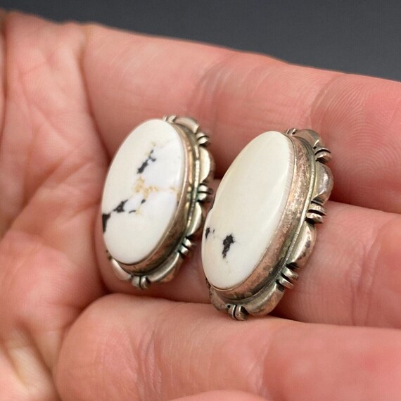 IT - Calvin Spencer Navajo Handmade S/S White Buff Earrings main image 0