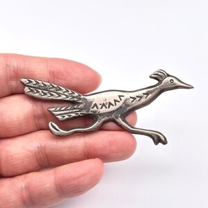 Vintage Navajo Native Roadrunner Bird Hand Stampwork Sandcast Silver Brooch Pin