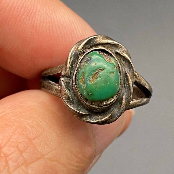 Vintage Southwestern Turquoise Silver Ring Size 7 - image 1