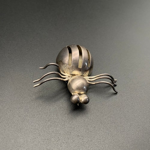 Vintage shops Mexico Dimensional Bug Sterling Silver Pin Brooch