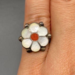 Vintage Zuni Native Flower Coral MOP Silver Ring Size 5.75