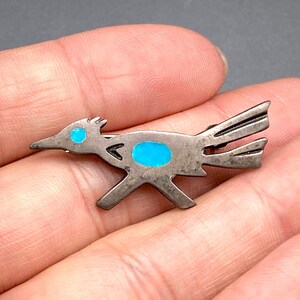 Petite Vintage Native Navajo Roadrunner Bird Turquoise Silver Brooch Pin