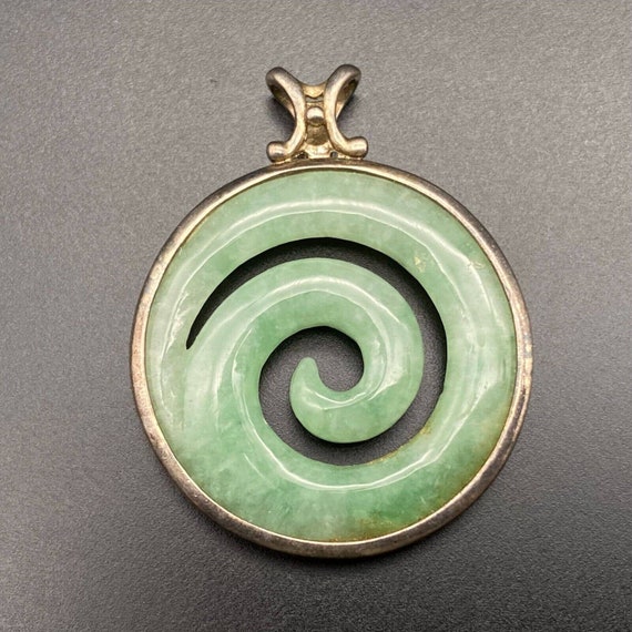 Vintage Orient Jade Swirl Sterling Silver Pendant