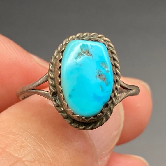 Petite Vintage Southwestern Turquoise Silver Ring… - image 1