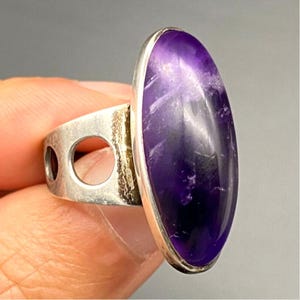 Vintage Modernist Amethyst Sterling Silver Ring Size 6.75