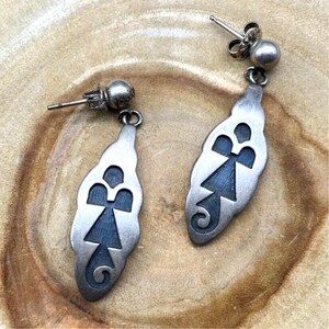 Srebrne wiszące kolczyki w kształcie chmur deszczowych w stylu vintage Hopi Native Ernest Honyaktewa