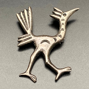 Vintage Navajo Roadrunner Bird Native Hand Stampwork Sandcast Silver Brooch Pin