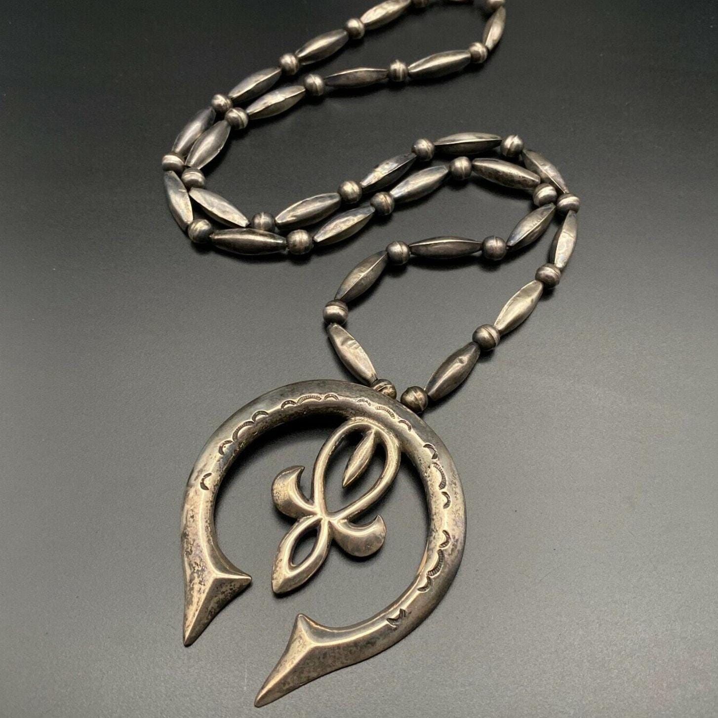 ネックレス・ペンダント Vintage Stamp Work Pendant (Navajo) Vintage Navajo Native Naja Stamp Work Sandcast Silver