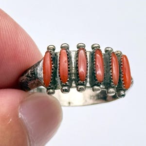 Vintage Zuni Native Needlepoint Coral Silver Ring Size 9