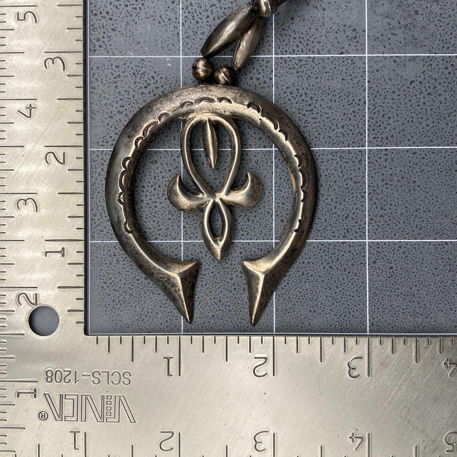 ネックレス・ペンダント Vintage Stamp Work Pendant (Navajo) Vintage Navajo EW Signed Turquoise Sterling Silver Pendant