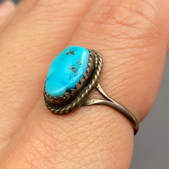 Petite Vintage Southwestern Turquoise Silver Ring… - image 7