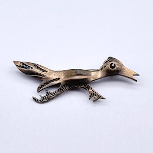 Petite Vintage Navajo Native Roadrunner Bird Stampwork Silver Pin Brooch