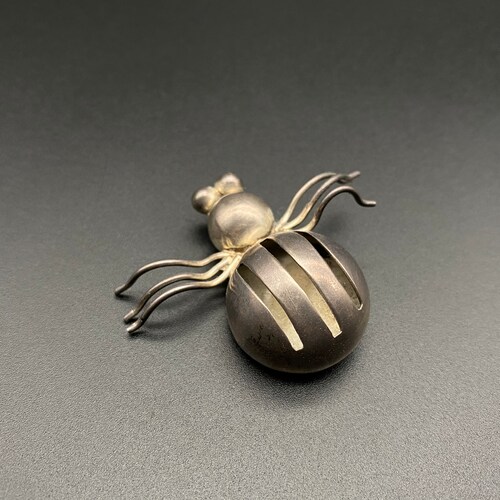 Vintage shops Mexico Dimensional Bug Sterling Silver Pin Brooch