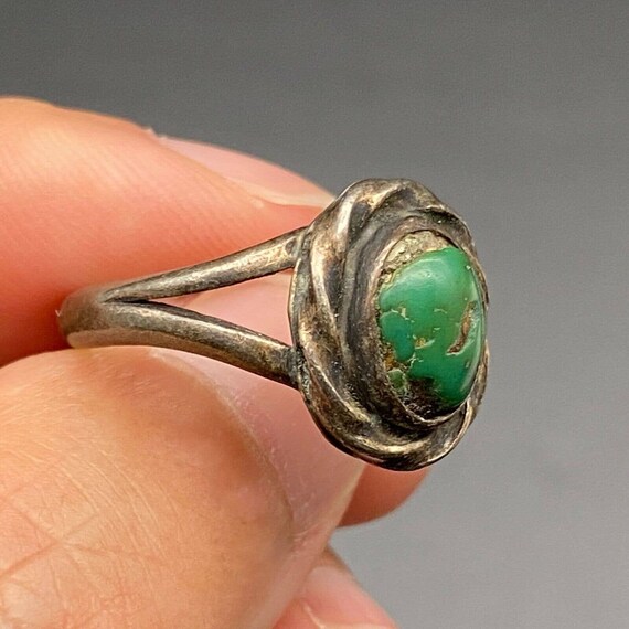 Vintage Southwestern Turquoise Silver Ring Size 7 - image 7