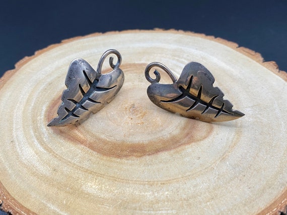 Vintage Mexico Leaf Sterling Silver Screw On Earri