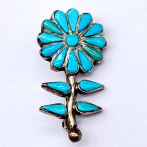 Zierliche Vintage Zuni Native Blume Türkis Silber Pin Brosche Anhänger