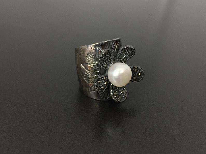 Size L Esse Marcasite Sterling Silver White Pearl Floral Vintage Ring
