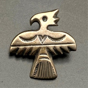 Spilla vintage in argento fuso con stampa Thunderbird Navajo Native