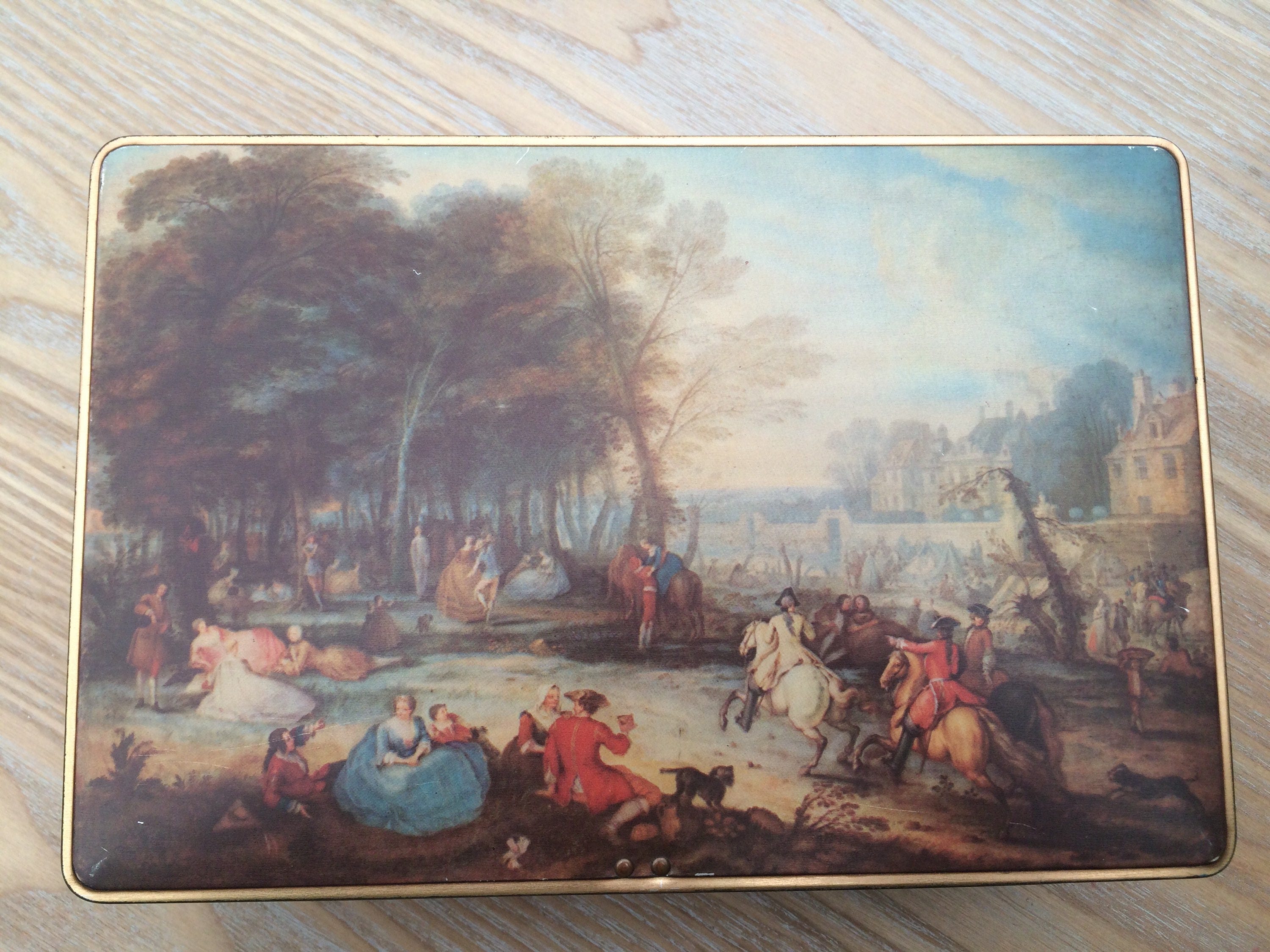 Boîte en Fer Romantique Ancienne avec Clé