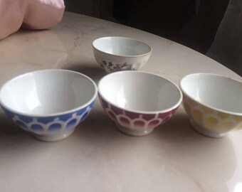 Set of 4 vintage cups