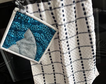 Shark Fin Pot Holder & Kitchen Towel Gift Set