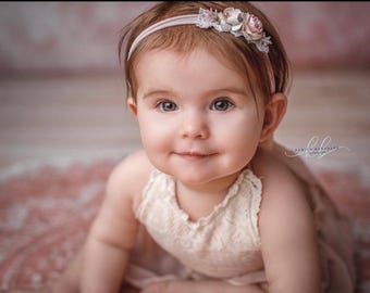 Baby headband for christening with daisies - Handmade headband for girls and toddlers - Hair bow - Headpiece - Hair accessory - Photoshoot