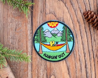 Hangin' Out – Nature – Iron-On and/or Sew-On – Colourful Embroidered Patch - Adventure