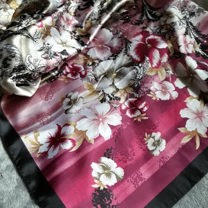 VINTAGE  Cellini  scarf