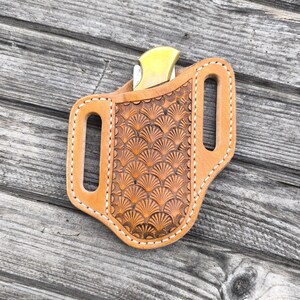 Fodero in pelle fatto a mano per coltello pieghevole Buck 110 / Fondina in stile western lavorata / Custodia per coltello EDC su misura
