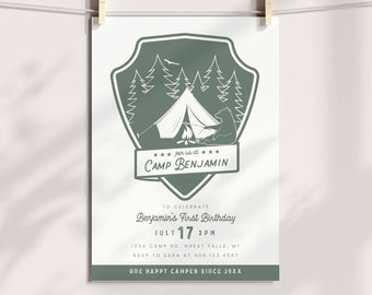 Una plantilla imprimible de invitación de primer cumpleaños de Happy Camper, invitación a fiesta de camping, tema de parques nacionales, personalizar con Canva, HPS20