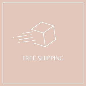 Peut inclure: Un contour blanc d'une bo&icirc;te avec des lignes de mouvement, sur un fond brun clair. Le texte "FREE SHIPPING" est en dessous de la bo&icirc;te dans une police sans-serif &eacute;pur&eacute;e, le tout dans un cadre blanc.