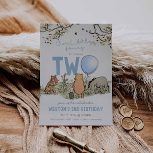 Modello stampabile per invito al secondo compleanno, classico palloncino blu Winnie the Pooh, file Canva digitale, modifica tutto il testo, download immediato, a70b
