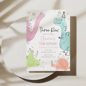 Invito per il terzo compleanno di Three Rex stampabile per ragazza, invito per festa con dinosauri colorati, modello modificabile Canva, modifica tutto il testo, a65c