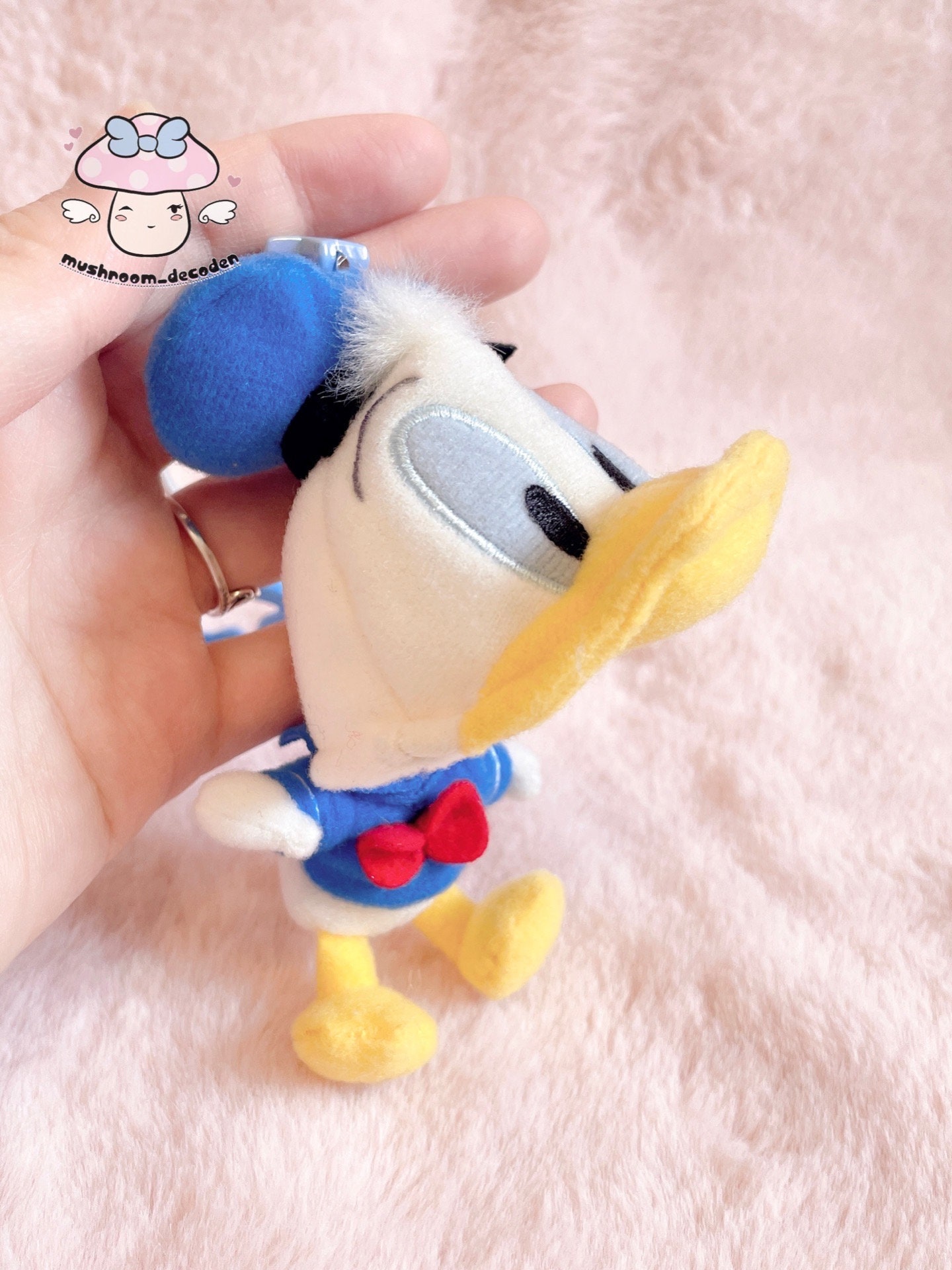 small daisy duck plush
