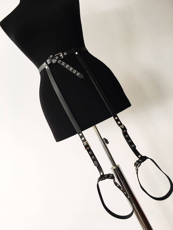 Bdsm garter gift,Harness garter waist,Bondage garter harness,Leather garter waist,Waist garter bdsm,Hip belt harness,Harness bondage,Mature